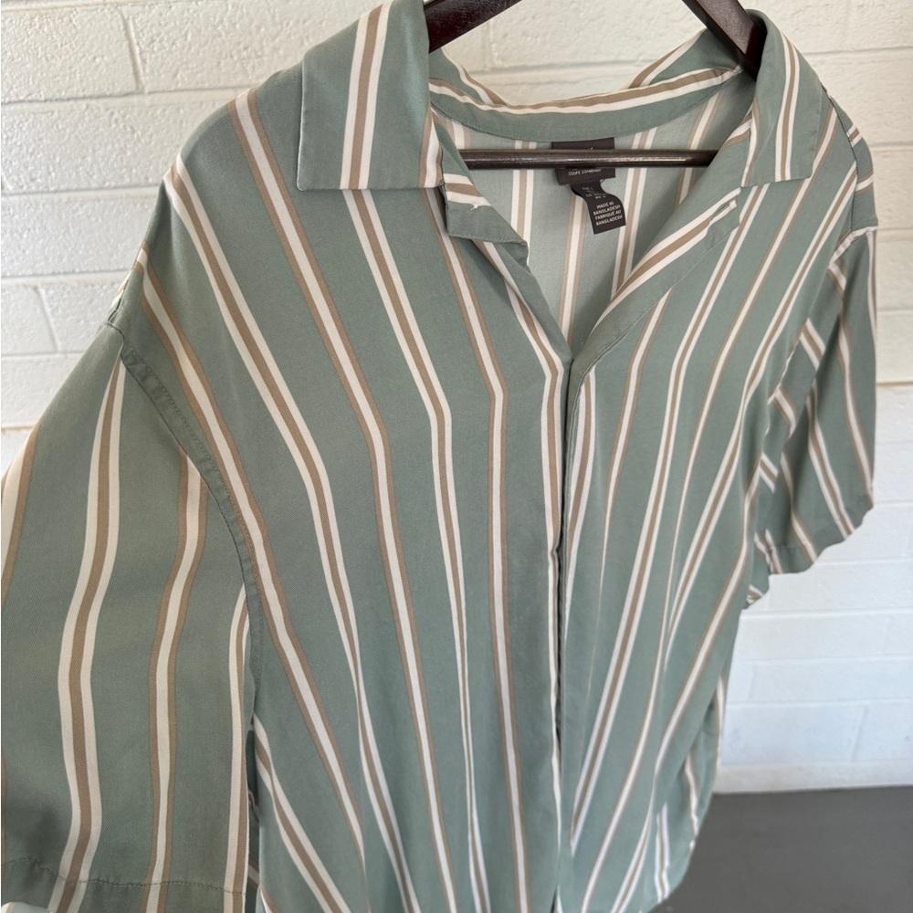 Men’s button up - Picture 3 of 4